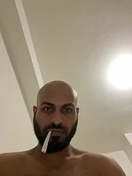 islandvybee55 online show from March 1, 2025, 2:59 am