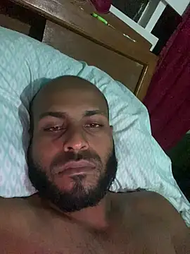 Snapshot of islandvybee55 chatting on February 12, 2026, 2:50 am islandvybee55 online show from February 12, 2026, 2:50 am