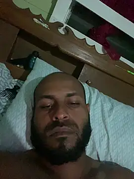 Snapshot of islandvybee55 chatting on February 13, 2026, 3:13 am islandvybee55 online show from February 13, 2026, 3:13 am