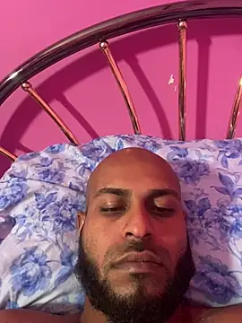 Snapshot of islandvybee55 chatting on February 20, 2026, 2:52 am islandvybee55 online show from February 20, 2026, 2:52 am