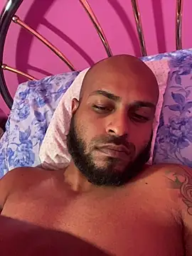 Snapshot of islandvybee55 chatting on February 23, 2026, 4:32 am islandvybee55 online show from February 23, 2026, 4:32 am