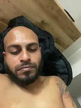 Snapshot of islandvybee55 chatting on March 9, 2026, 4:00 pm islandvybee55 online show from March 9, 2026, 4:00 pm