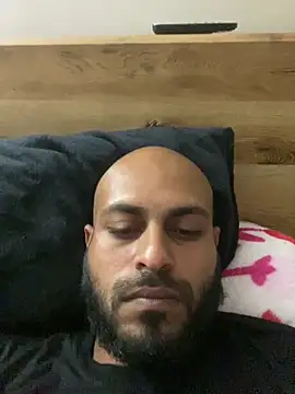 Snapshot of islandvybee55 chatting on March 12, 2026, 2:45 pm islandvybee55 online show from March 12, 2026, 2:45 pm