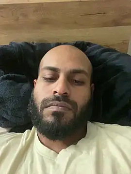 Snapshot of islandvybee55 chatting on March 20, 2026, 2:11 pm islandvybee55 online show from March 20, 2026, 2:11 pm