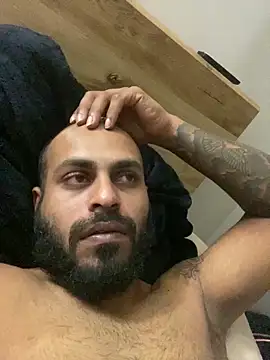 Snapshot of islandvybee55 chatting on March 24, 2026, 11:32 pm islandvybee55 online show from March 24, 2026, 11:32 pm