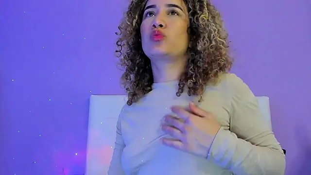 Snapshot of Charlotte11-11 chatting on February 5, 2026, 4:00 pm Charlotte11-11 online show from February 5, 2026, 4:00 pm