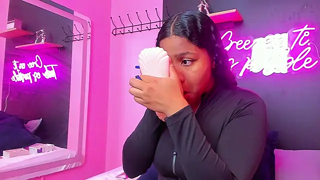 Sofi Fox  online show from March 12, 2025, 1:19 pm