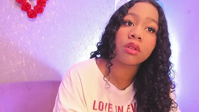 Sofi Fox  online show from February 3, 2026, 8:14 pm