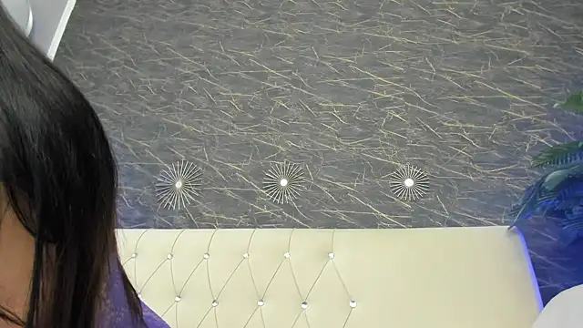 moona ray online show from February 20, 2025, 9:09 pm