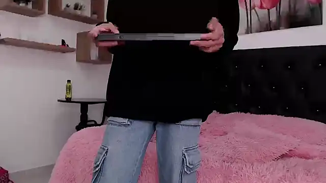 abigail f00x online show from March 3, 2025, 12:27 pm