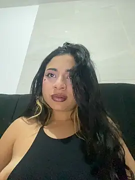 mysteriousgirl20 online show from May 12, 2026, 1:41 pm