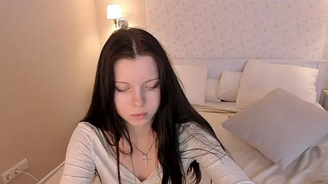 Sandra  Cute online show from December 11, 2024, 2:09 am