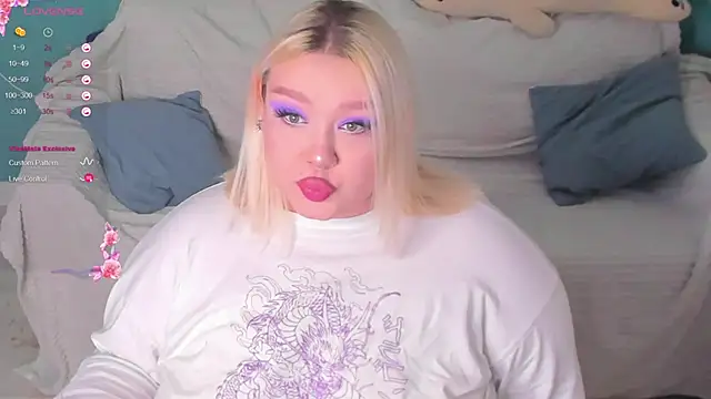 LilyBelll online show from January 18, 2025, 7:15 pm