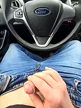 Snapshot of Titanhoott chatting on January 10, 2025, 1:20 pm Titanhoott online show from January 10, 2025, 1:20 pm