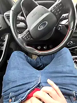 Snapshot of Titanhoott chatting on January 27, 2025, 11:11 am Titanhoott online show from January 27, 2025, 11:11 am