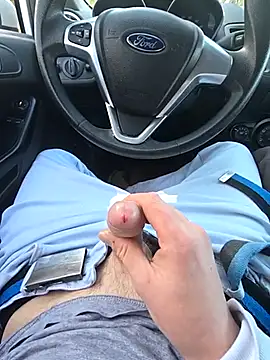 Snapshot of Titanhoott chatting on March 20, 2025, 12:43 pm Titanhoott online show from March 20, 2025, 12:43 pm