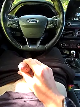 Snapshot of Titanhoott chatting on September 18, 2025, 11:23 am Titanhoott online show from September 18, 2025, 11:23 am