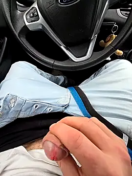 Titanhoott online show from November 8, 2025, 12:05 pm