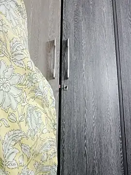 Snapshot of cutiecatty21 chatting on October 27, 2025, 8:40 am cutiecatty21 online show from October 27, 2025, 8:40 am