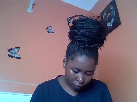 Moonfades online show from December 19, 2025, 9:49 am