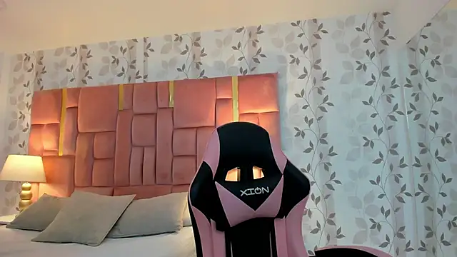 AmbarSantany online show from December 1, 2025, 11:43 pm