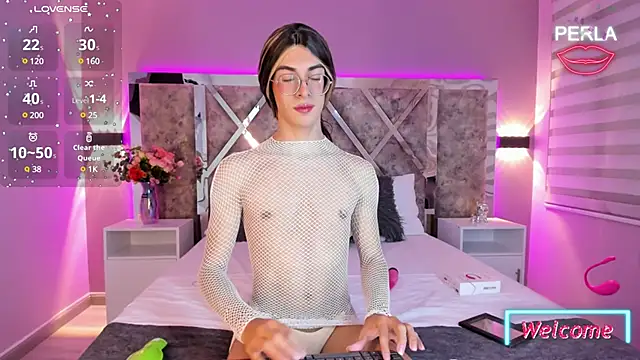 Snapshot of MaxiRogers chatting on January 21, 2025, 8:21 pm MaxiRogers online show from January 21, 2025, 8:21 pm