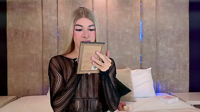 MaxiRogers online show from November 17, 2025, 11:49 am