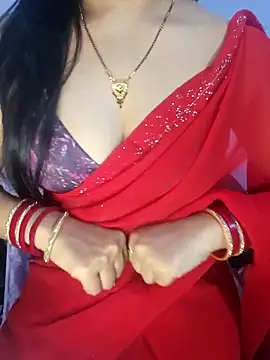 Sweetyi online show from May 7, 2026, 3:56 am
