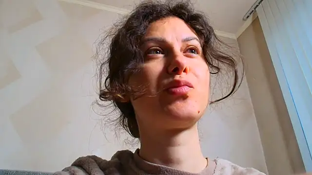 LeggyLover90 online show from May 13, 2026, 4:59 pm