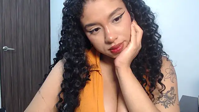 Snapshot of barbara_falcons chatting on June 6, 2026, 4:39 am barbara falcons online show from June 6, 2026, 4:39 am