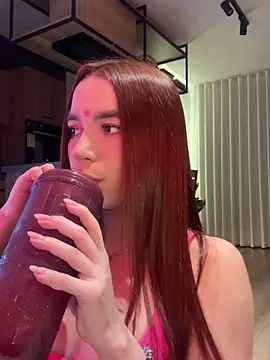 carolynnetrujillo online show from November 9, 2025, 4:22 am