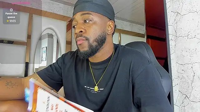 Drake Nassir4 online show from November 19, 2025, 2:28 pm