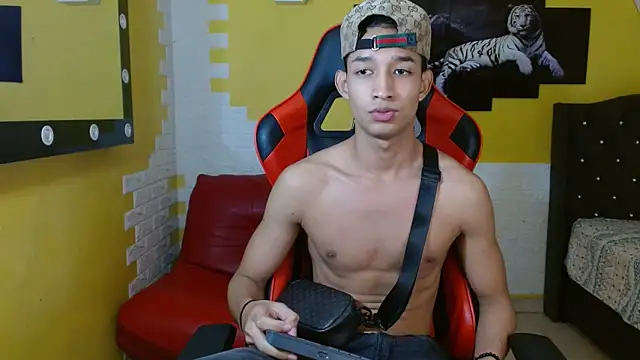 jose sexycumm online show from October 12, 2025, 7:13 pm