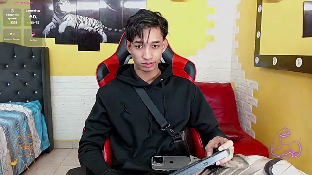 jose sexycumm online show from December 14, 2025, 6:45 pm