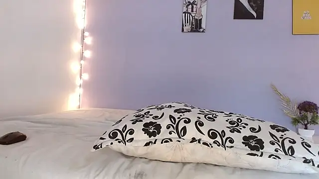 Snapshot of Kimandyuk chatting on January 23, 2025, 1:51 am Kimandyuk online show from January 23, 2025, 1:51 am