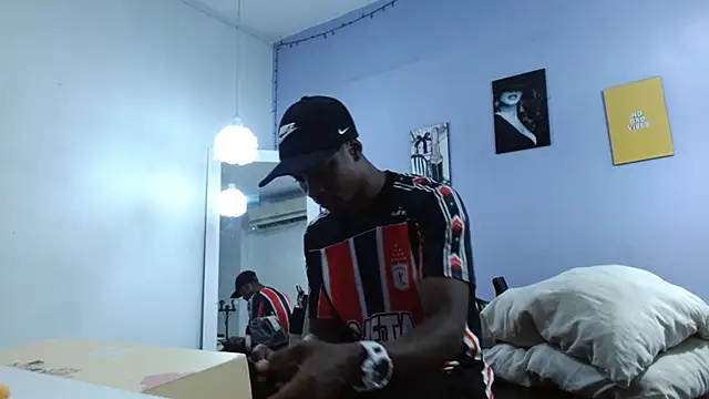 Snapshot of Kimandyuk chatting on February 8, 2025, 7:49 pm Kimandyuk online show from February 8, 2025, 7:49 pm