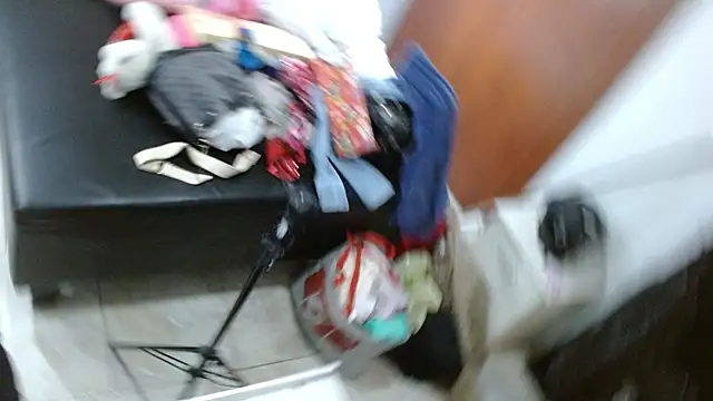 Snapshot of Kimandyuk chatting on March 10, 2025, 7:29 pm Kimandyuk online show from March 10, 2025, 7:29 pm