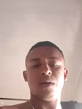 Snapshot of dariocraak chatting on January 24, 2025, 6:14 pm dariocraak online show from January 24, 2025, 6:14 pm