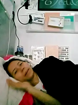 Snapshot of doggiepossession chatting on March 9, 2025, 6:50 am doggiepossession online show from March 9, 2025, 6:50 am