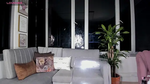 Megan Lim online show from February 9, 2025, 10:42 am