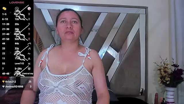 LILITH TORRES1 online show from March 13, 2025, 12:27 am