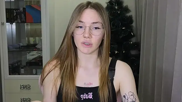 littlevildevil online show from December 23, 2024, 3:12 pm