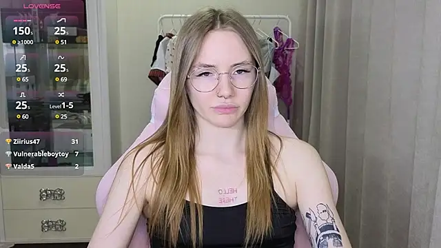 littlevildevil online show from February 20, 2025, 2:13 pm