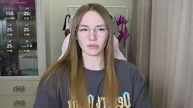 littlevildevil online show from March 3, 2025, 12:05 pm