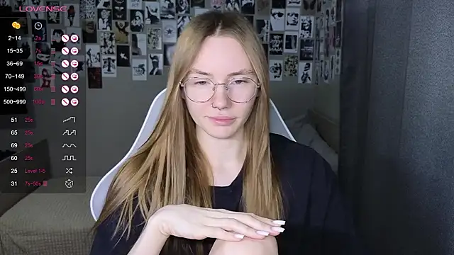 littlevildevil online show from March 3, 2026, 6:08 am