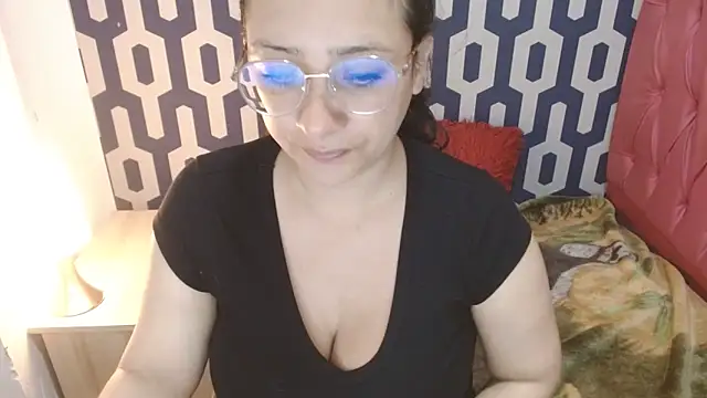 sarax ximena online show from October 7, 2025, 6:10 am