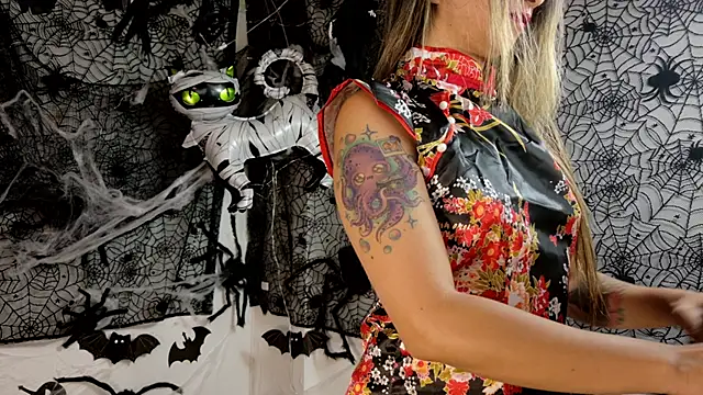 julietta   jackson online show from October 18, 2025, 4:52 pm