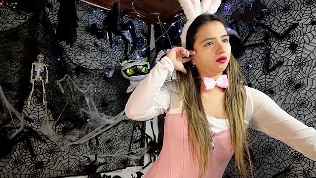 julietta   jackson online show from October 25, 2025, 1:29 pm