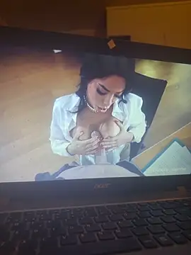 Snapshot of wolfwhite95 chatting on February 12, 2026, 1:11 am wolfwhite95 online show from February 12, 2026, 1:11 am