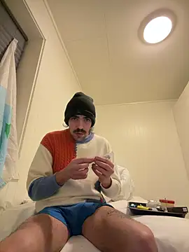 wolfwhite95 online show from March 3, 2026, 12:17 am